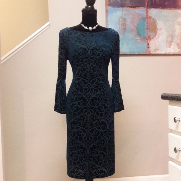 Liz Claiborne Dresses & Skirts - Liz Claiborne/ Bell Sleeve/Velvet/ Sheath Dress